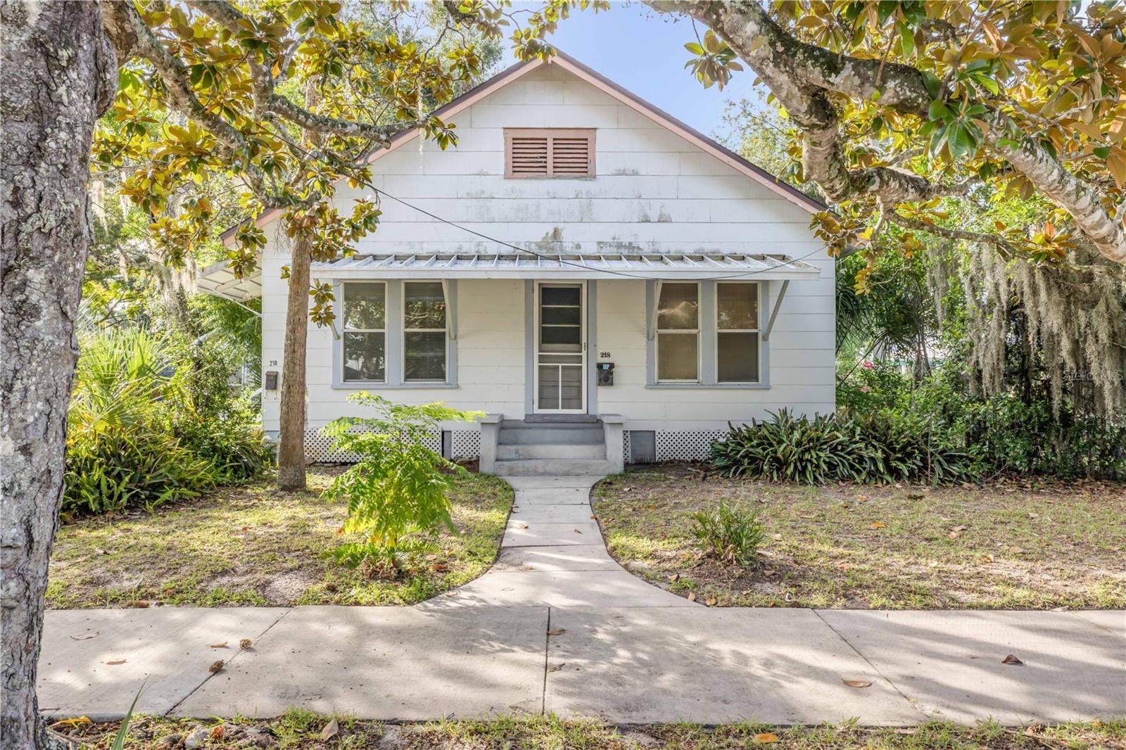 218 MARY AVE