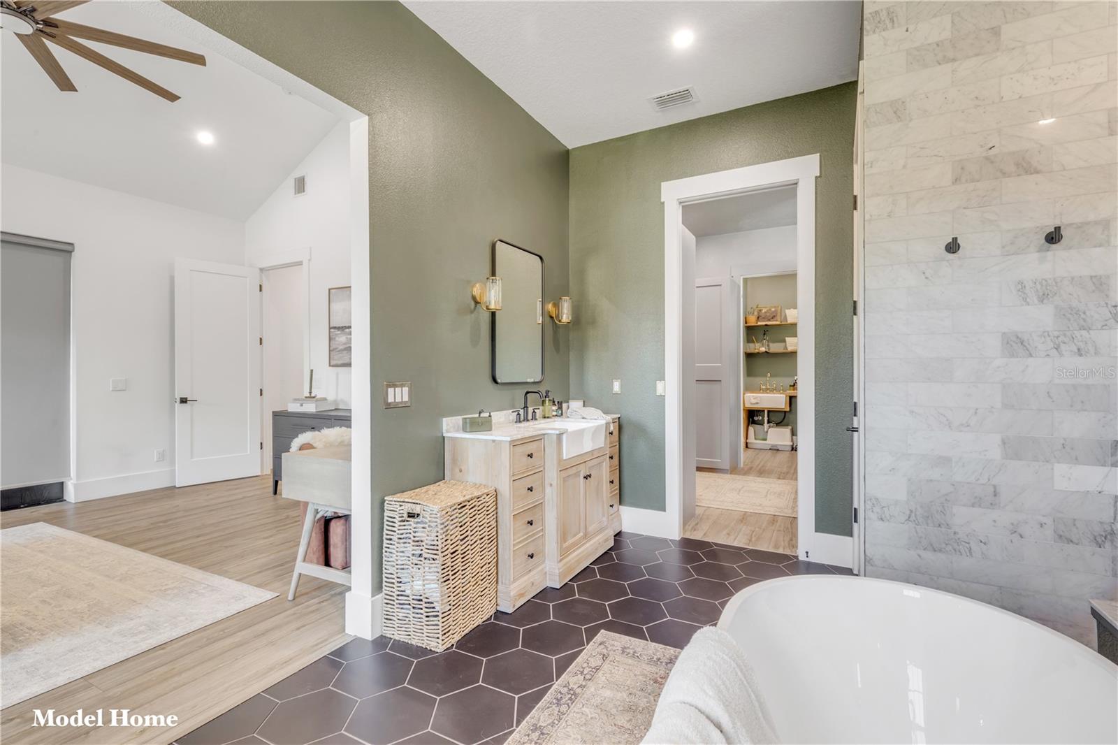 1624 GREENS DAIRY RD