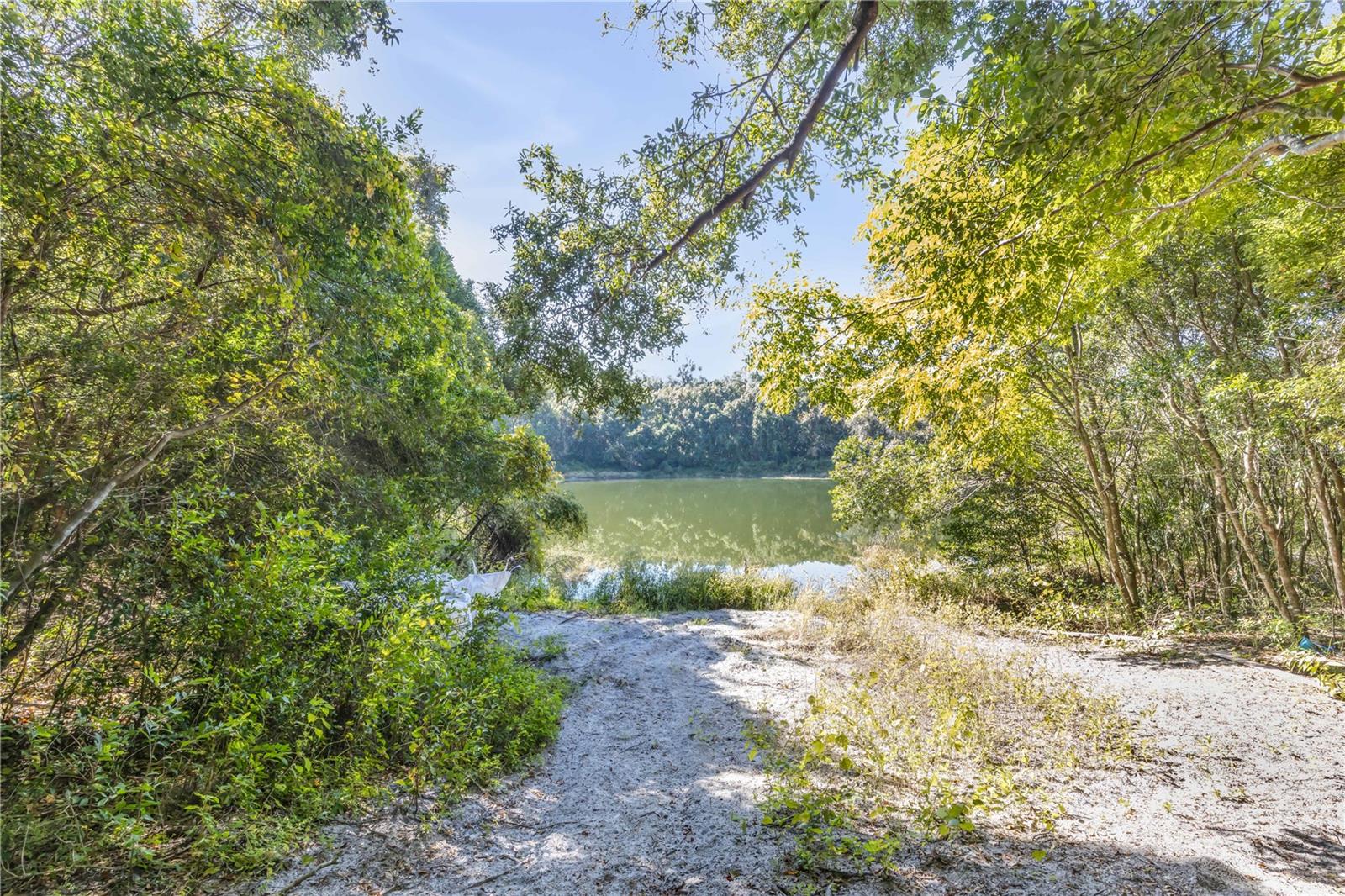 1624 GREENS DAIRY RD