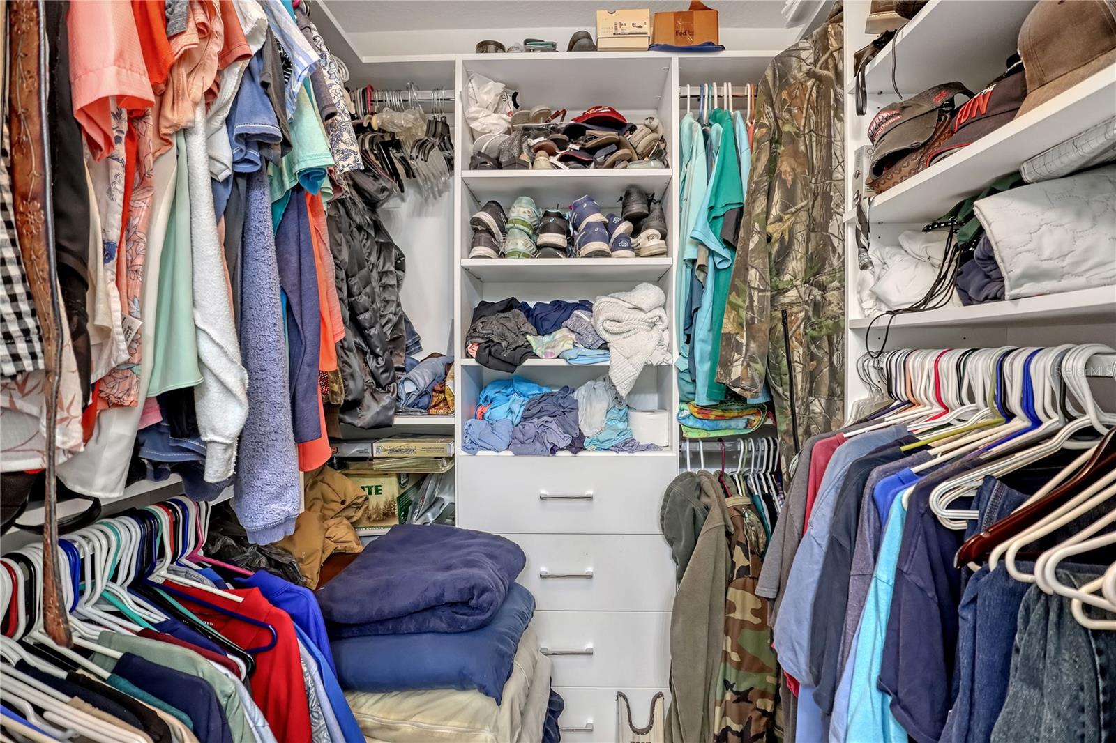 2210 SPRING CREEK CIR NE