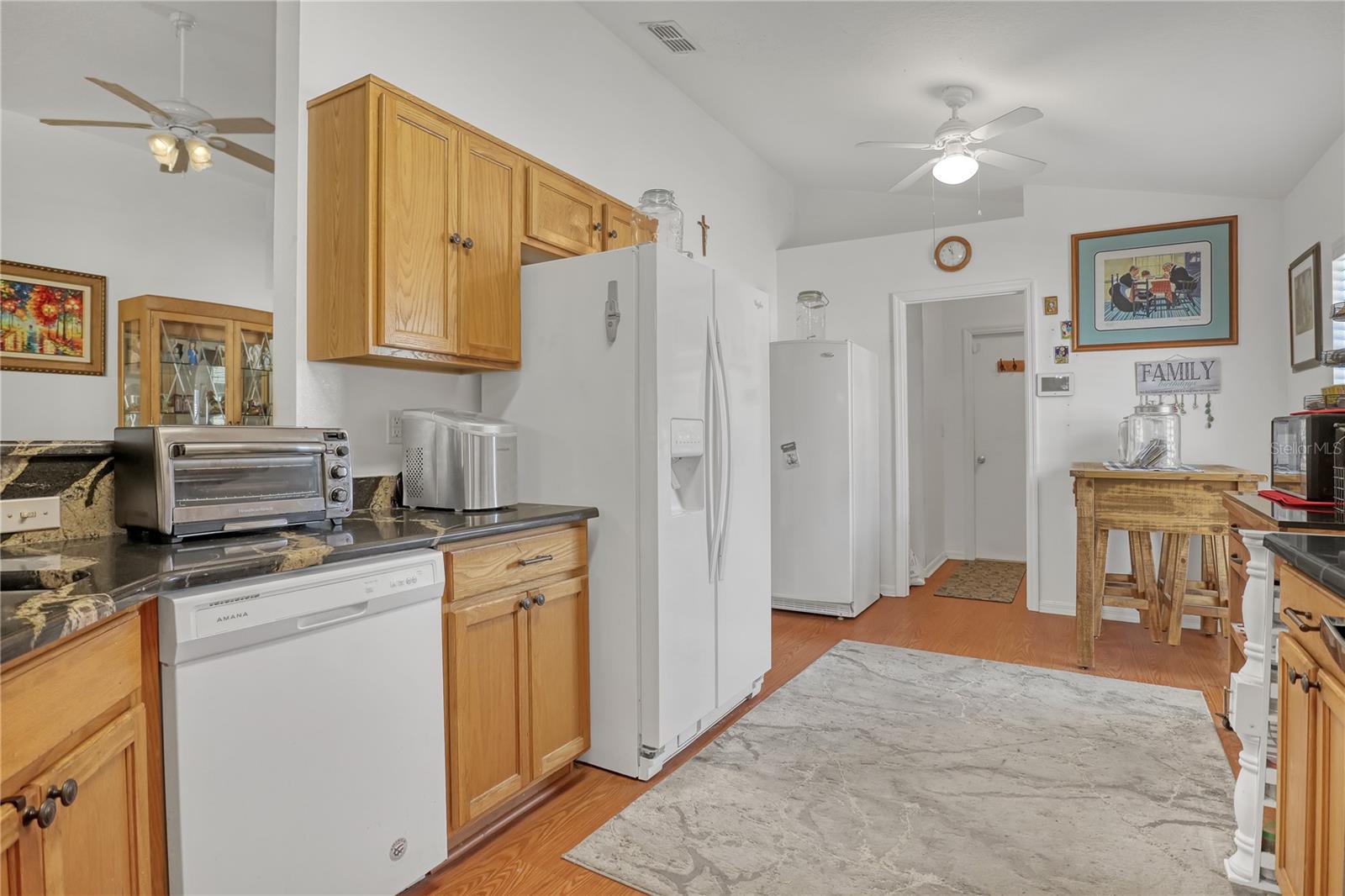 2210 SPRING CREEK CIR NE