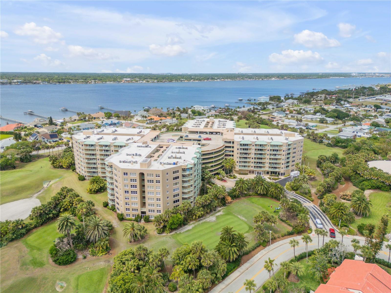 4 OCEANS WEST BLVD #402A