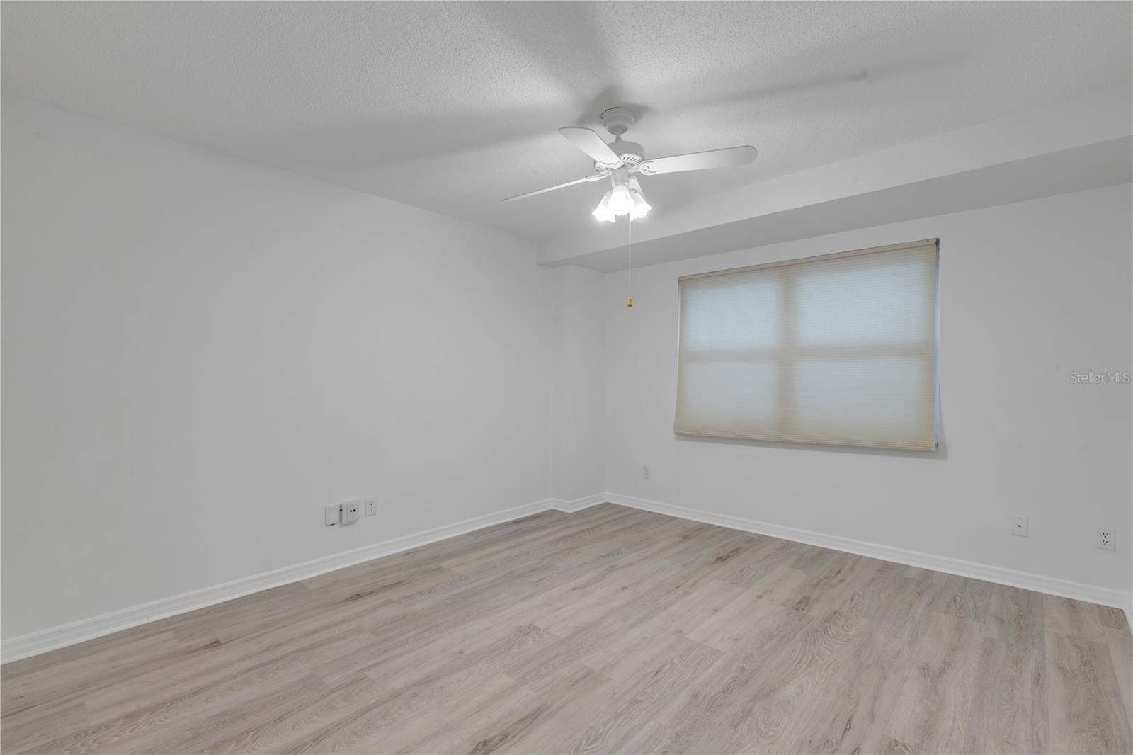 4 OCEANS WEST BLVD #402A