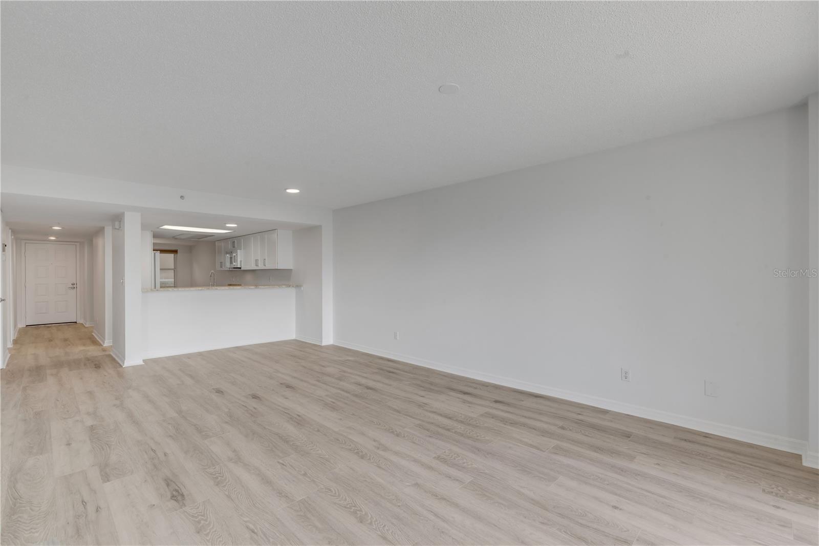 4 OCEANS WEST BLVD #402A