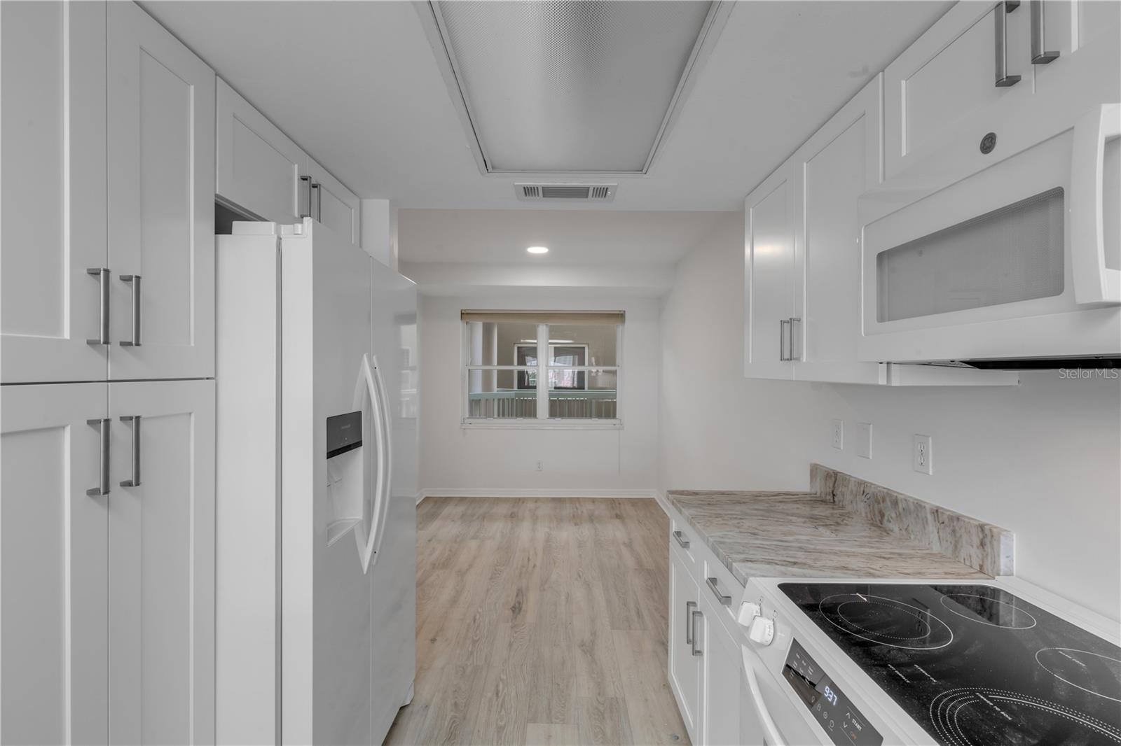 4 OCEANS WEST BLVD #402A