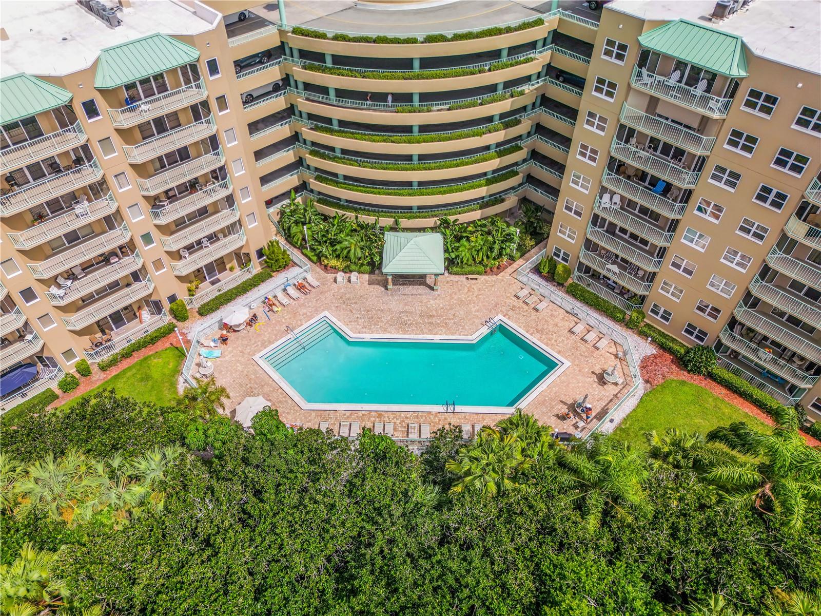 4 OCEANS WEST BLVD #402A