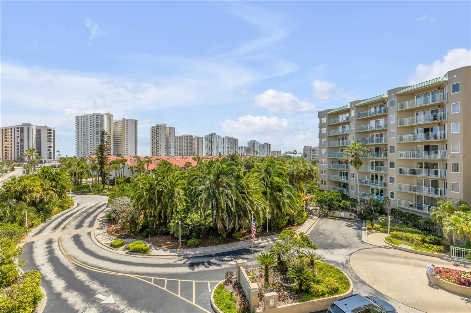 4 OCEANS WEST BLVD #402A