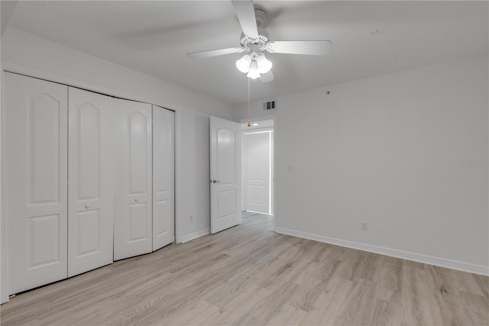 4 OCEANS WEST BLVD #402A