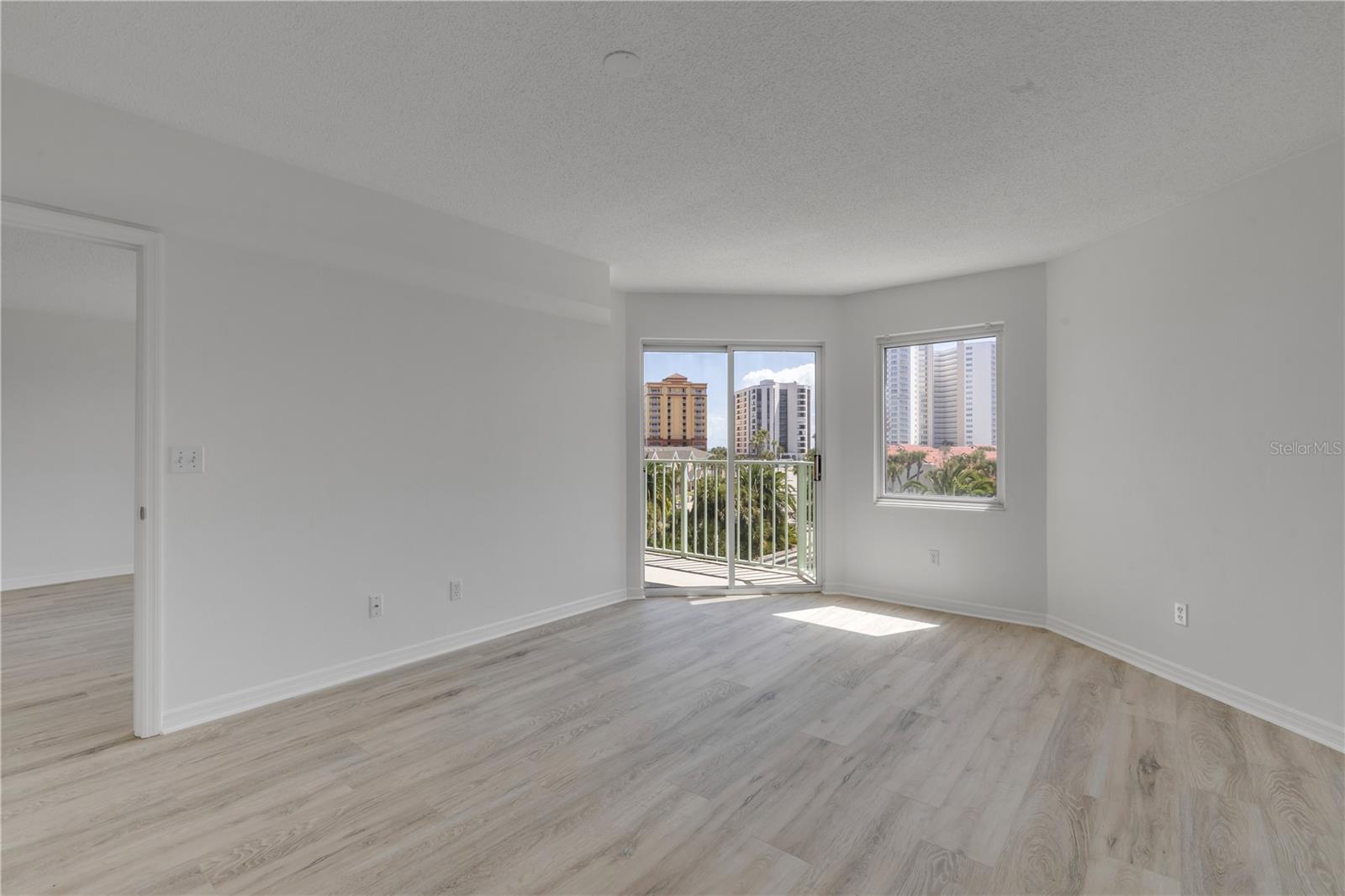 4 OCEANS WEST BLVD #402A