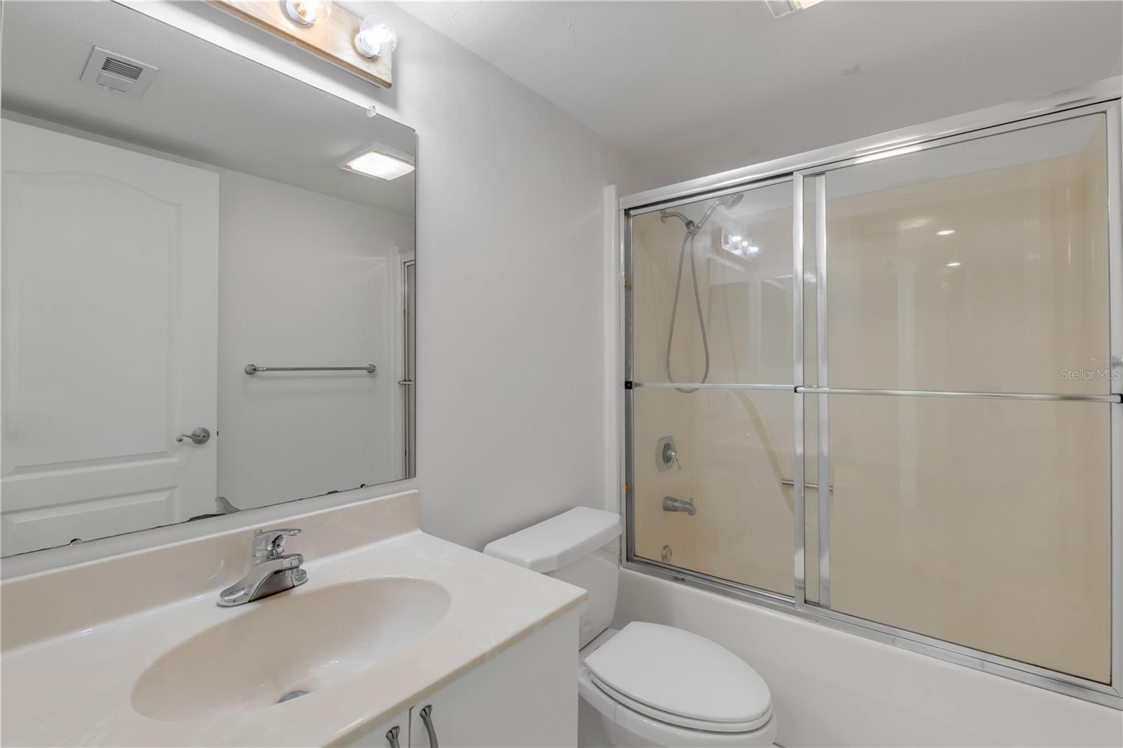 4 OCEANS WEST BLVD #402A