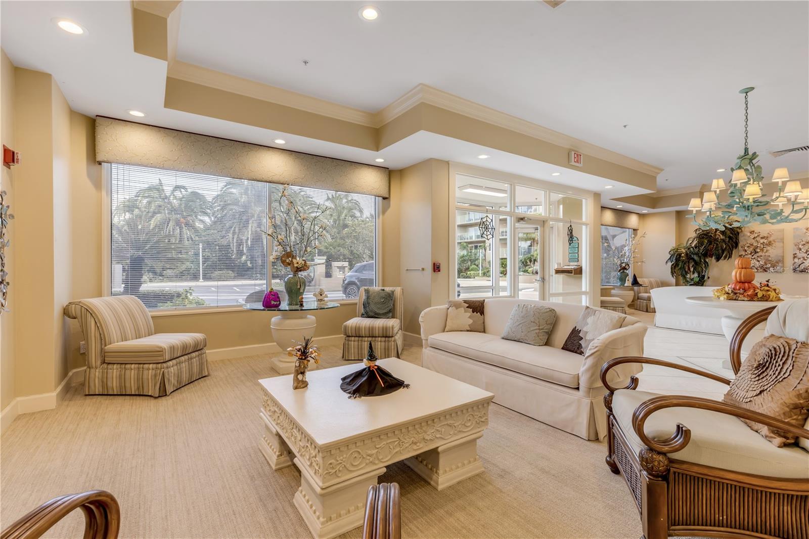 4 OCEANS WEST BLVD #402A