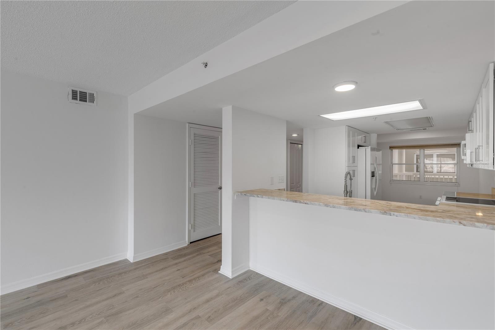 4 OCEANS WEST BLVD #402A