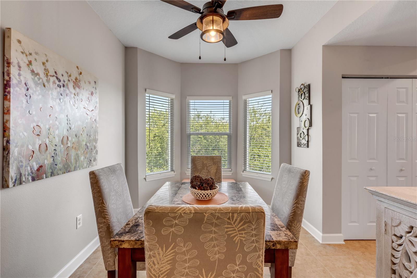 468 BOUCHELLE DR #325