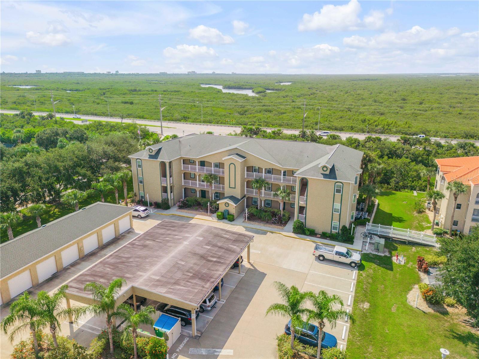 468 BOUCHELLE DR #325