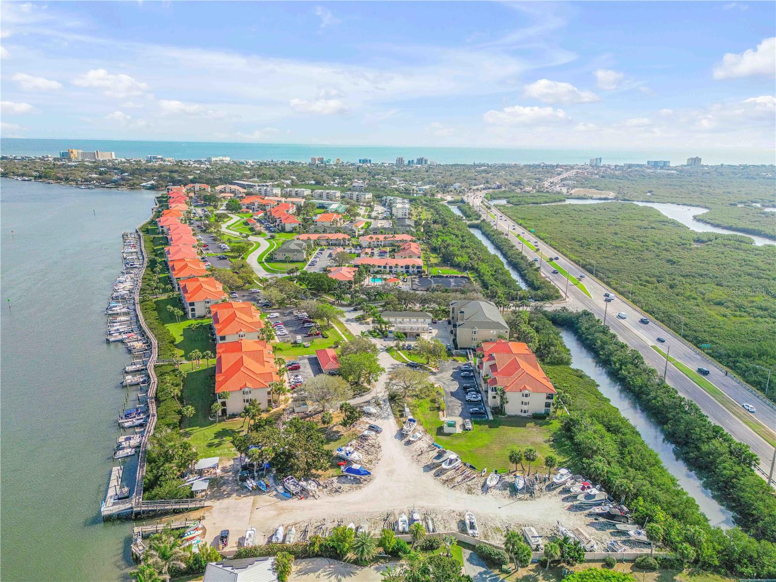468 BOUCHELLE DR #325