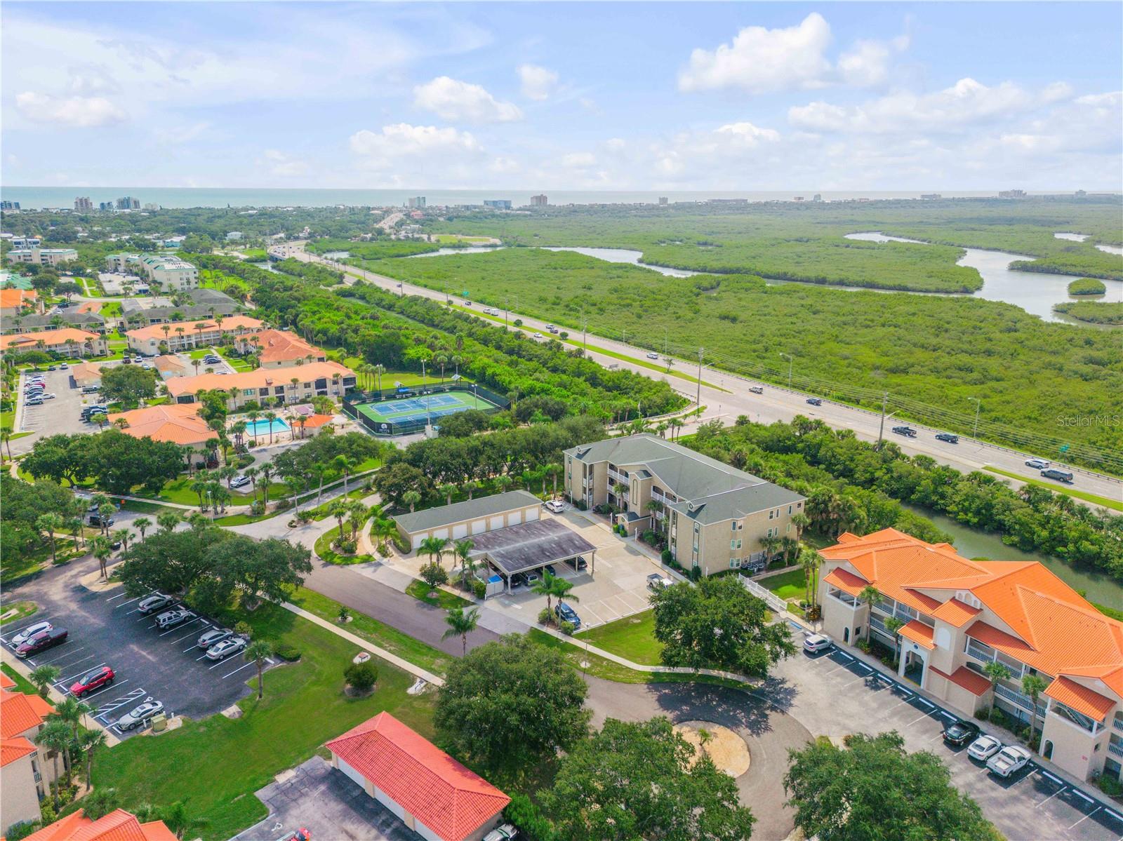 468 BOUCHELLE DR #325