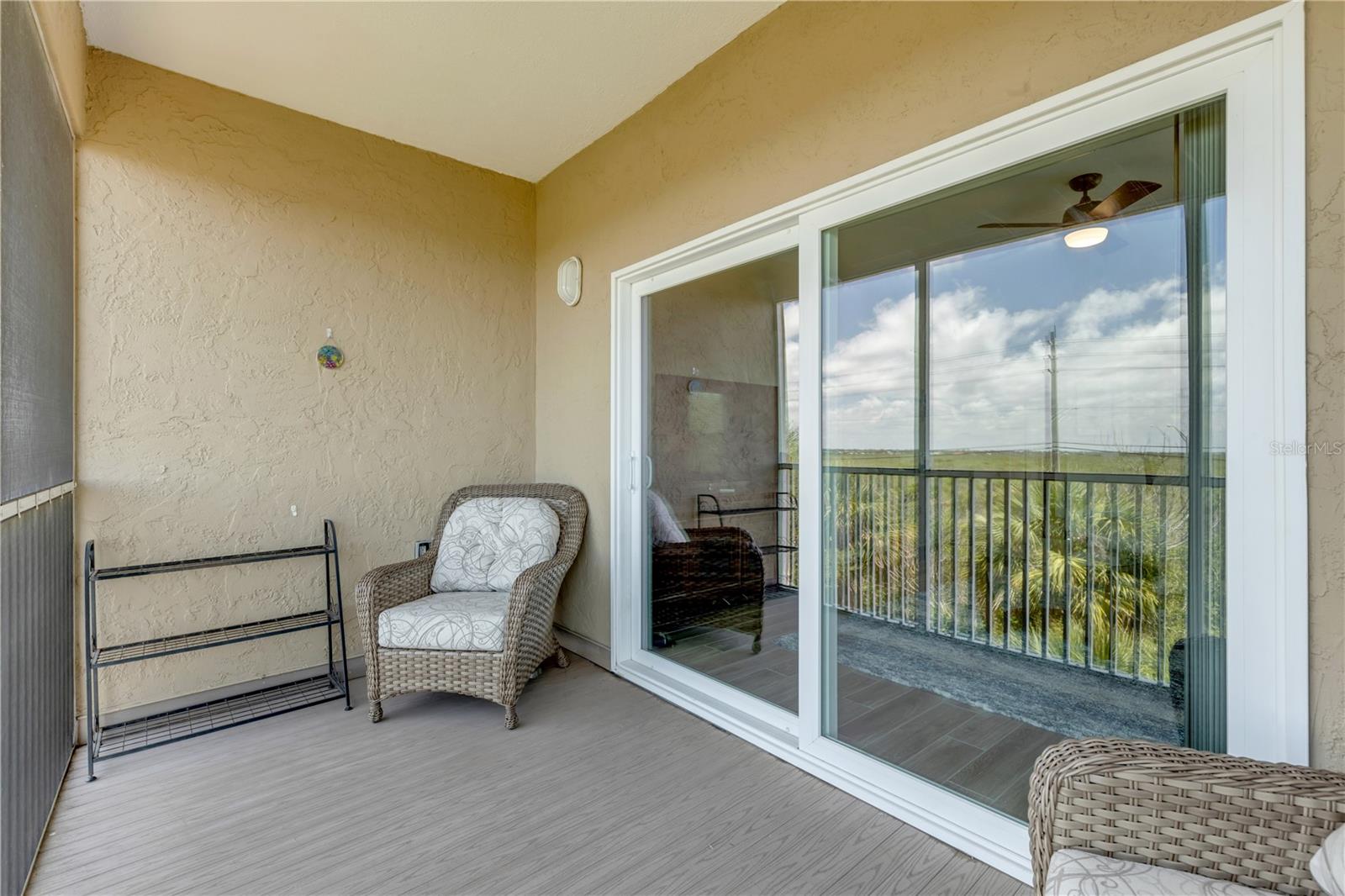 468 BOUCHELLE DR #325