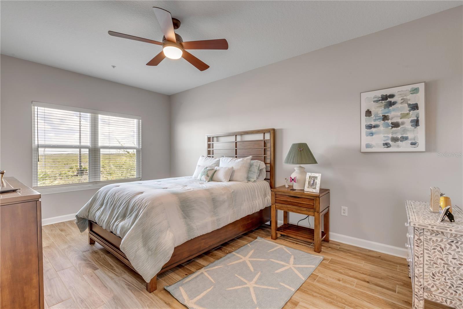 468 BOUCHELLE DR #325