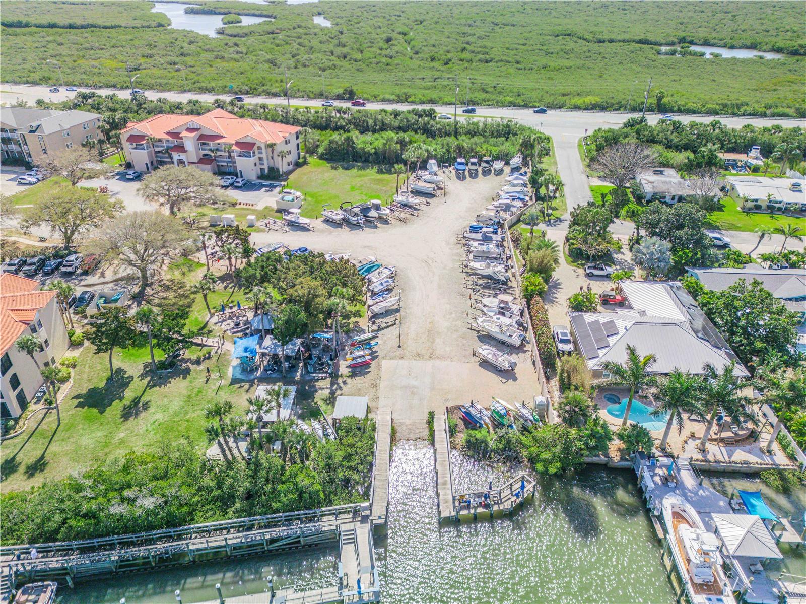 468 BOUCHELLE DR #325