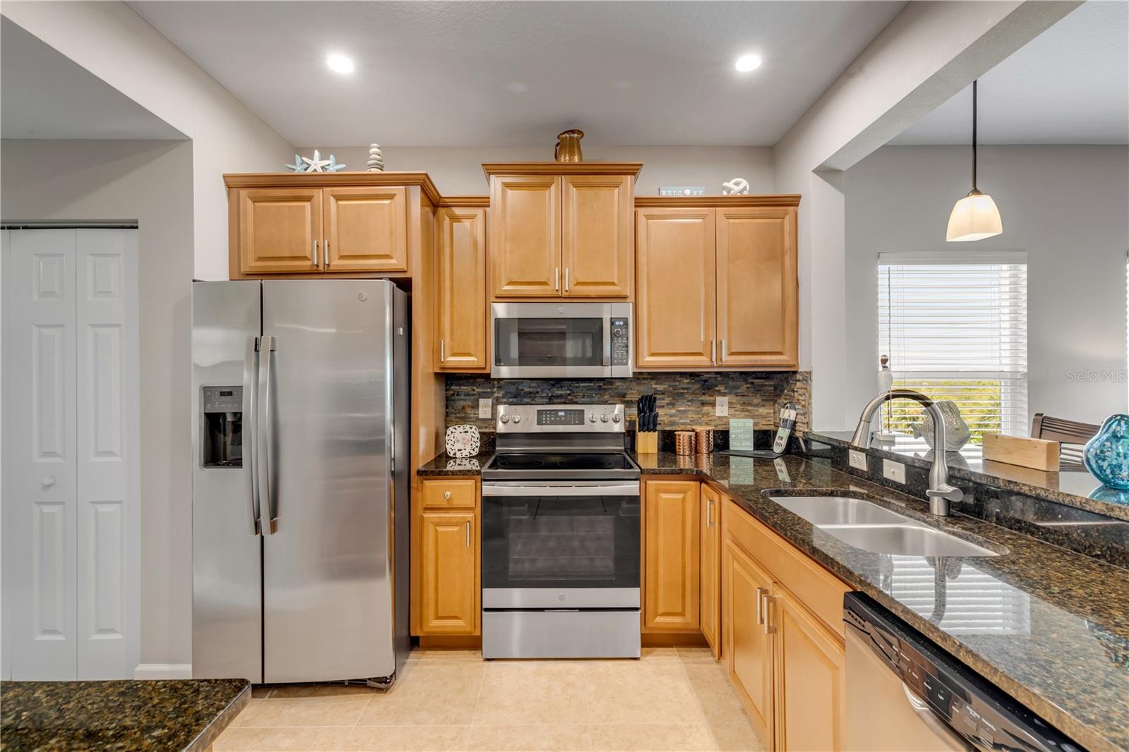 468 BOUCHELLE DR #325