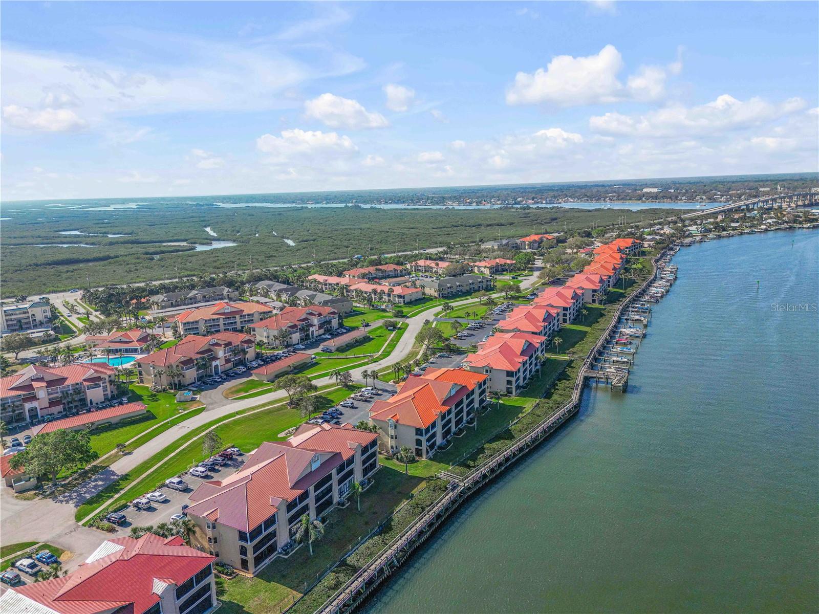 468 BOUCHELLE DR #325
