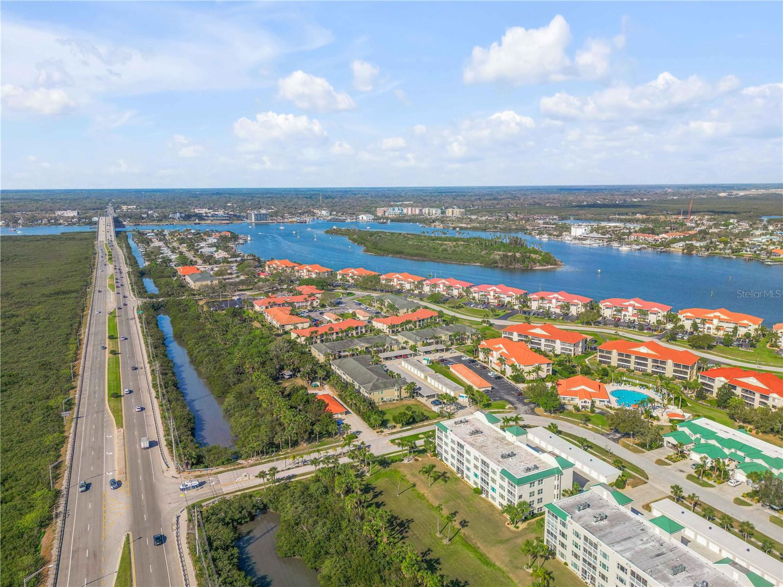 468 BOUCHELLE DR #325