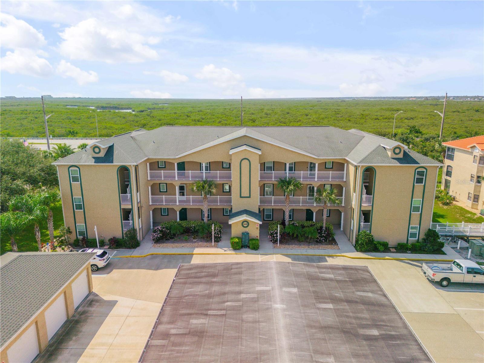 468 BOUCHELLE DR #325
