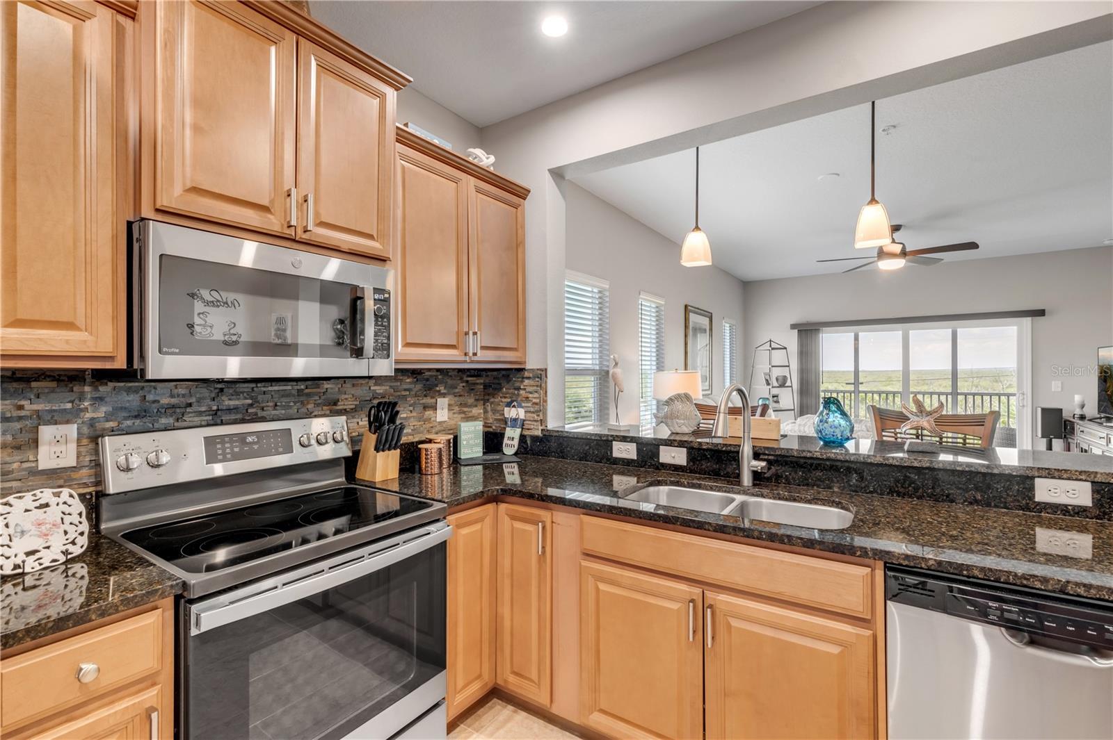 468 BOUCHELLE DR #325