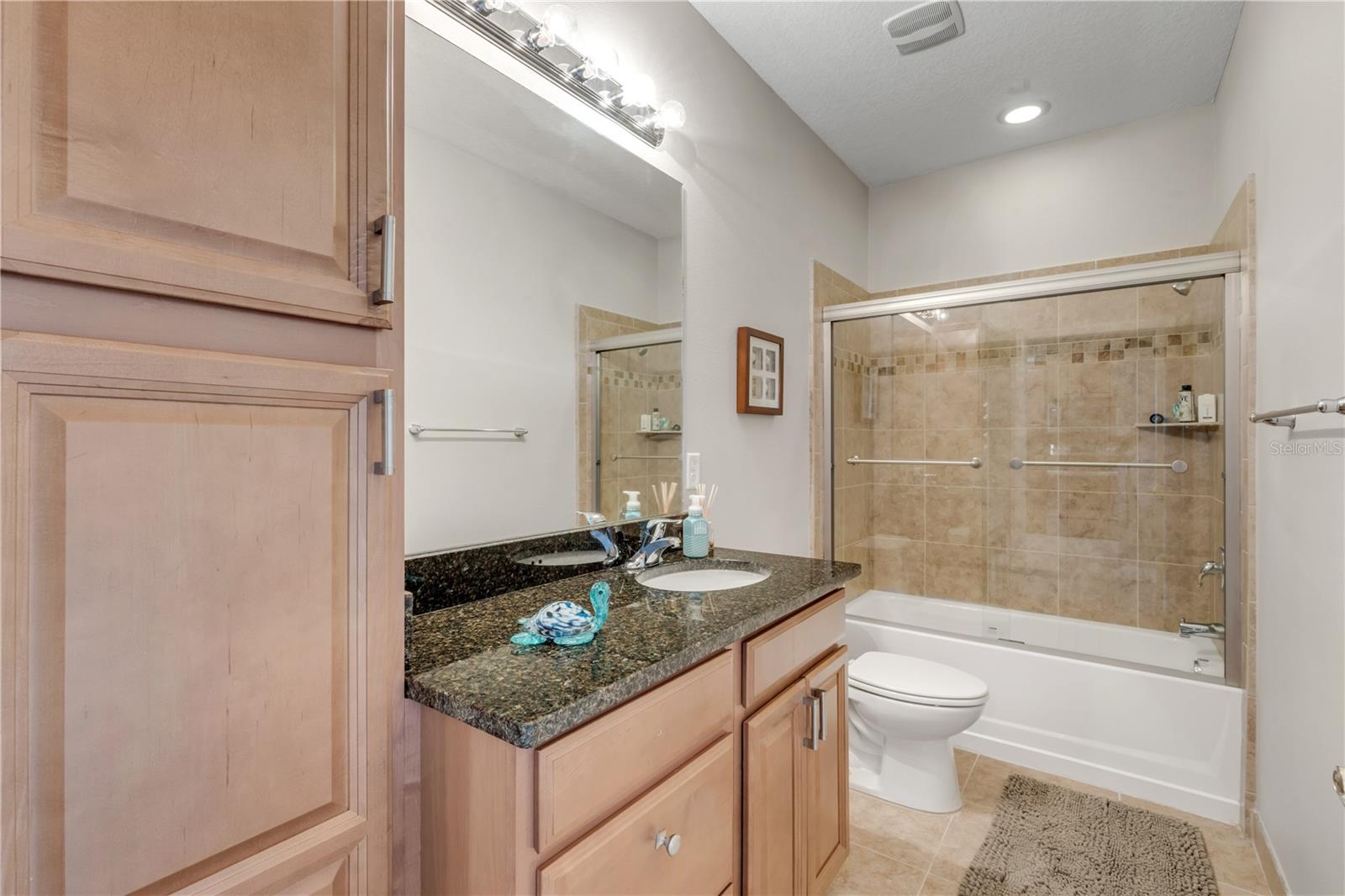 468 BOUCHELLE DR #325
