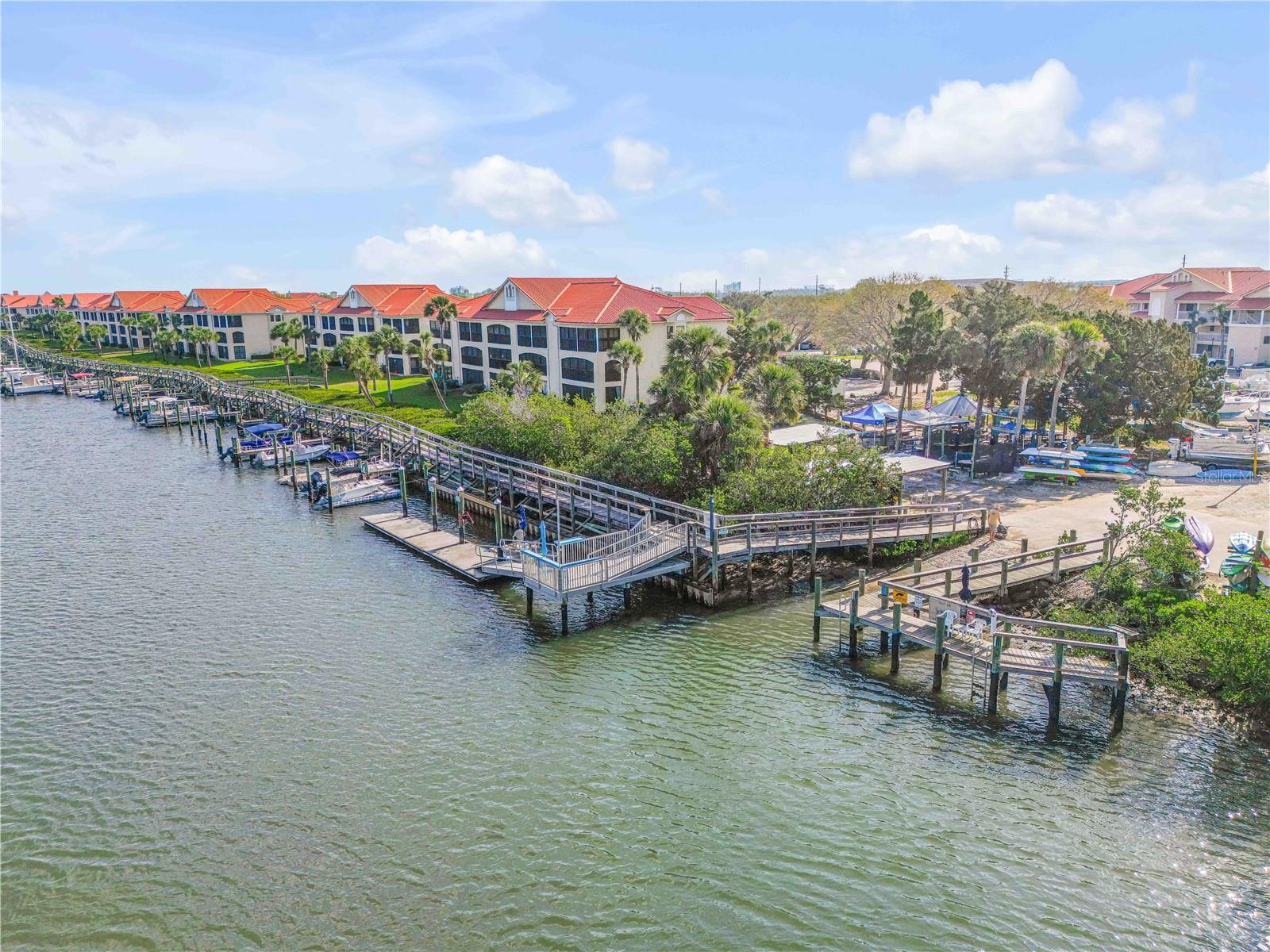 468 BOUCHELLE DR #325