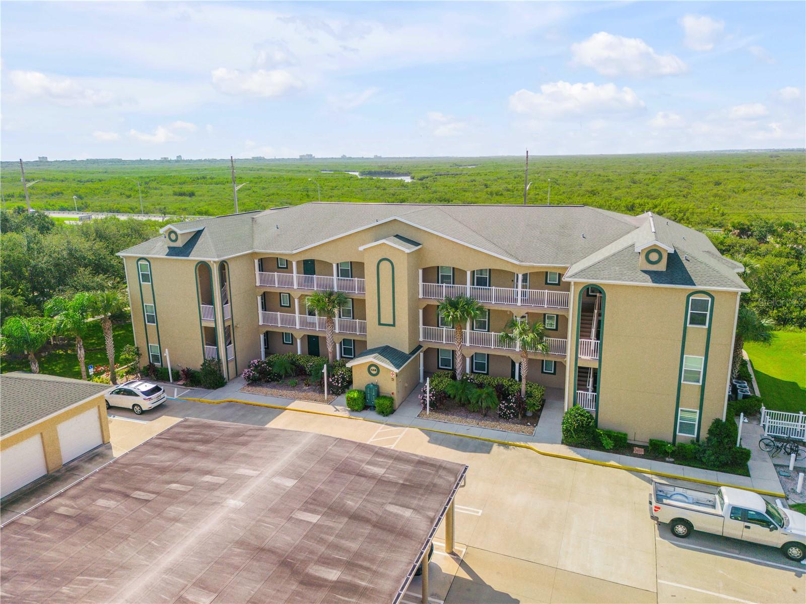 468 BOUCHELLE DR #325