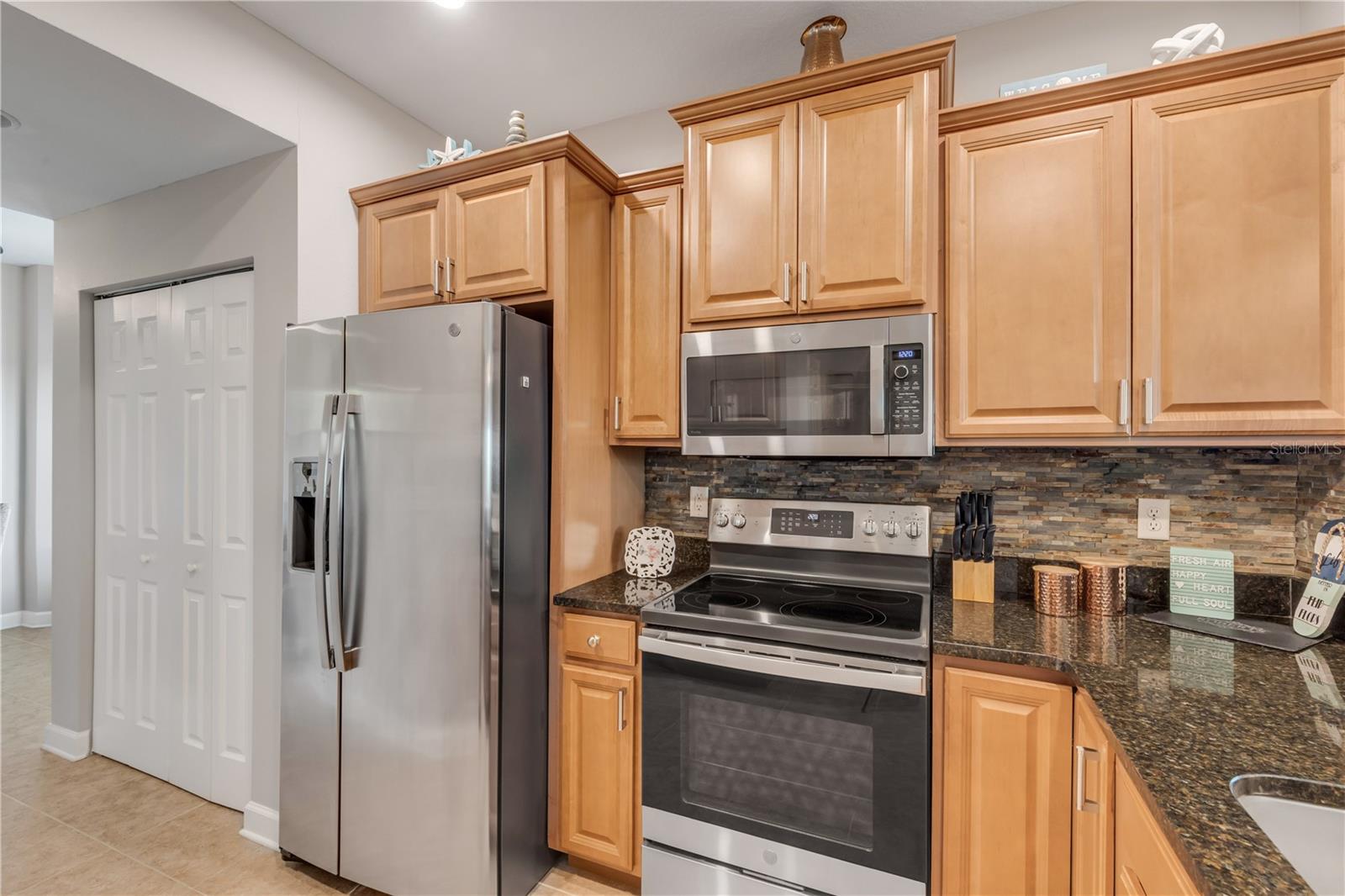 468 BOUCHELLE DR #325
