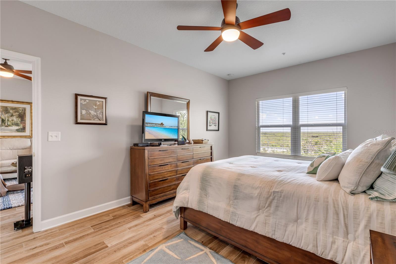 468 BOUCHELLE DR #325