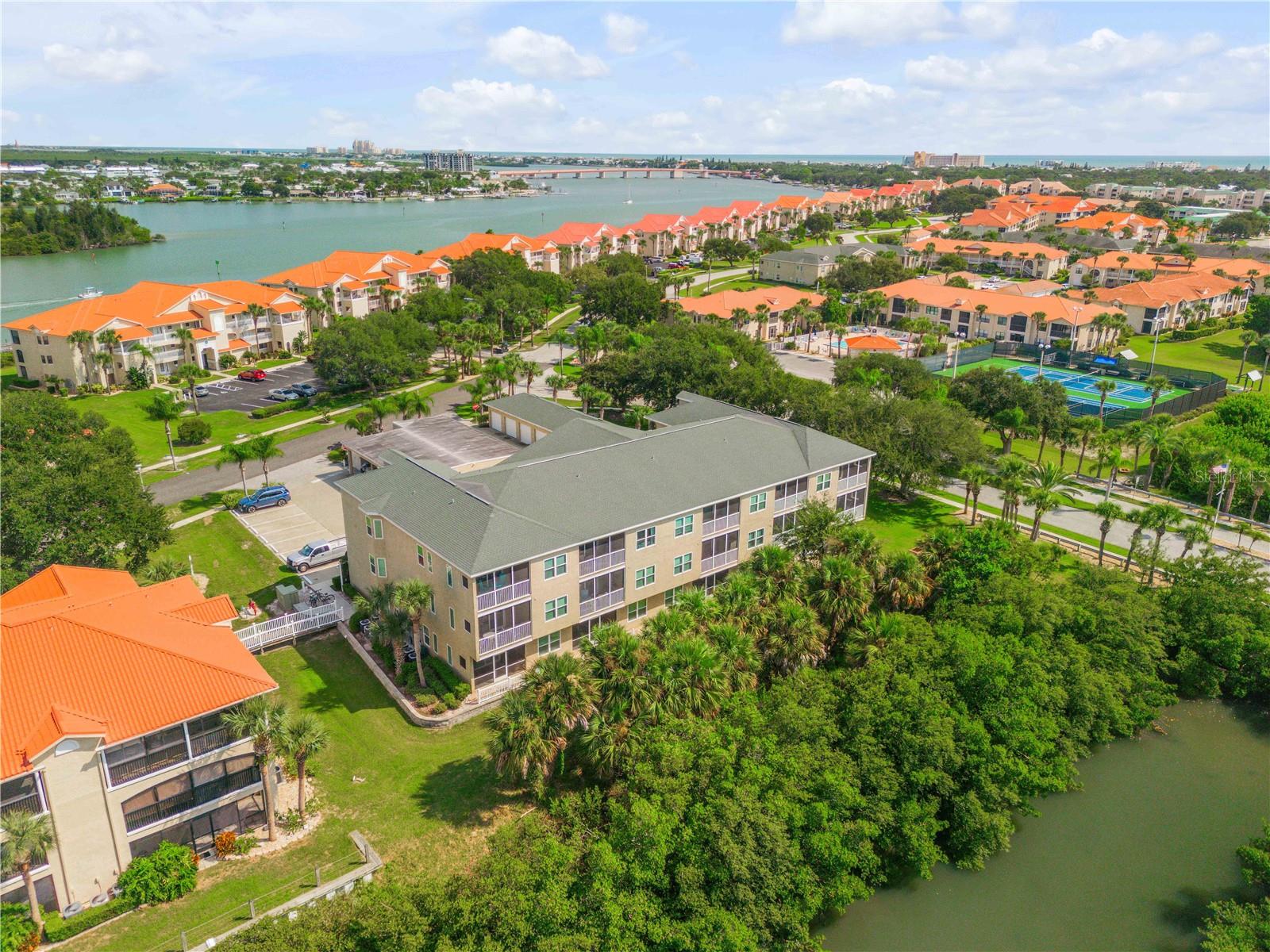 468 BOUCHELLE DR #325