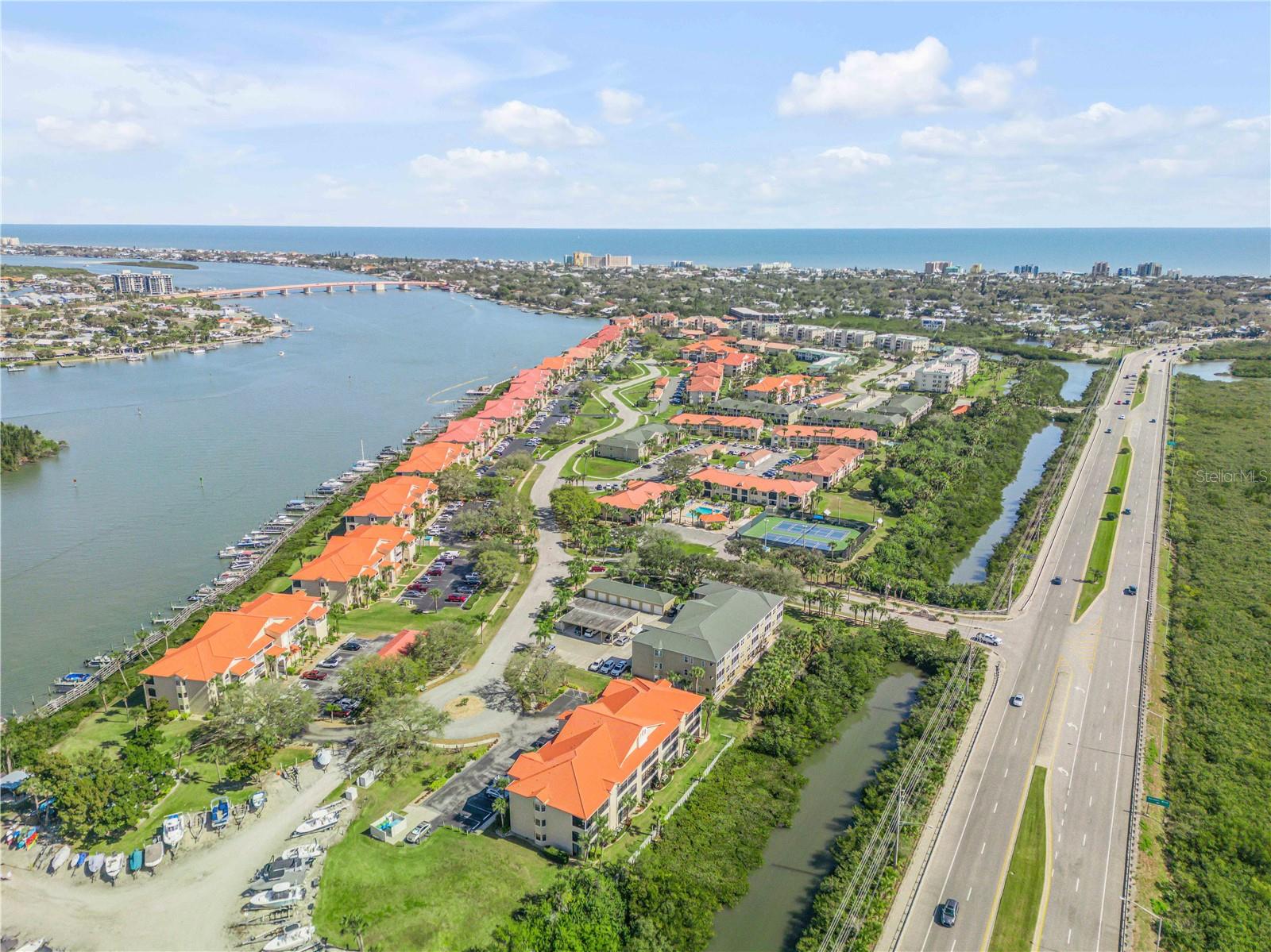 468 BOUCHELLE DR #325