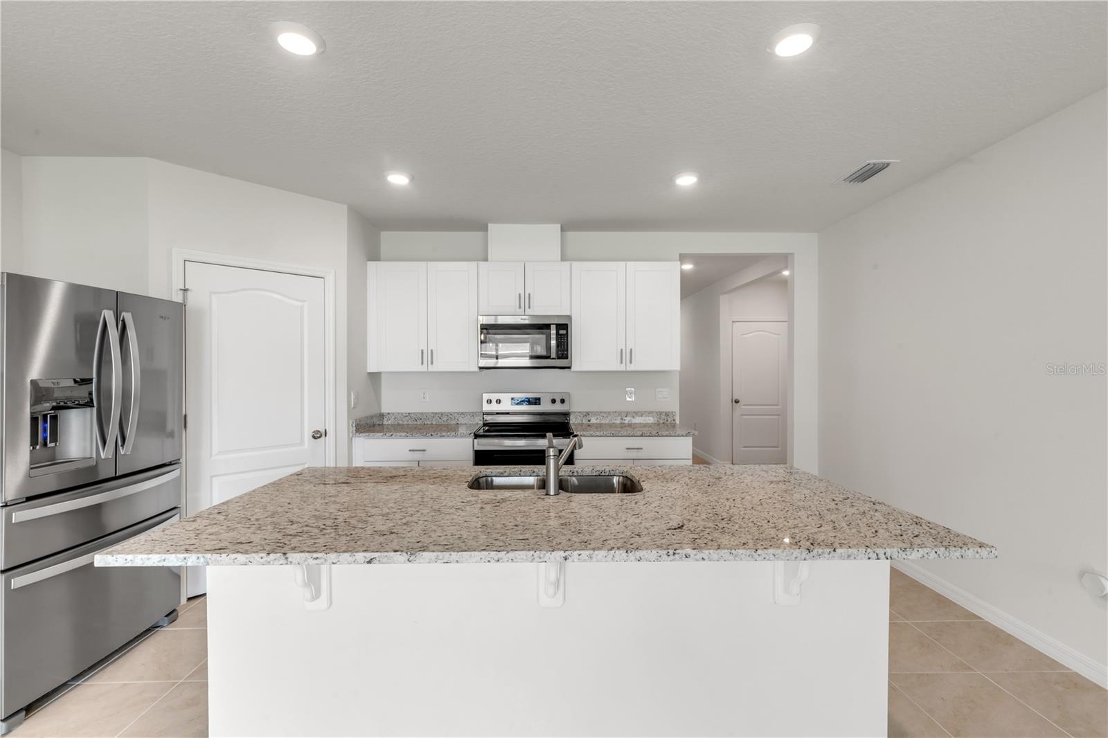 2250 LAKE PRESERVE CIR