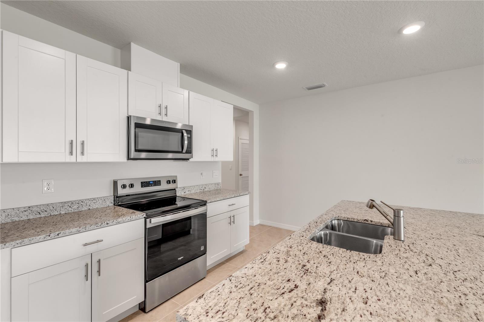 2250 LAKE PRESERVE CIR