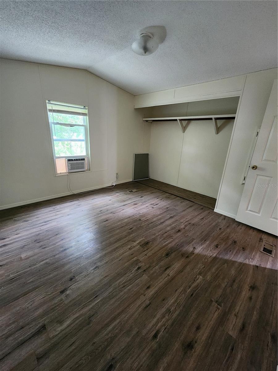 128 CENTER ST