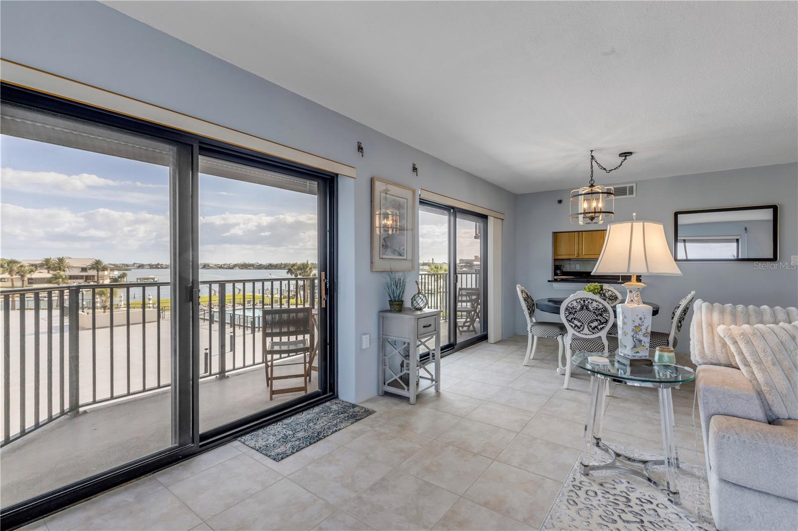503 N CAUSEWAY #1020