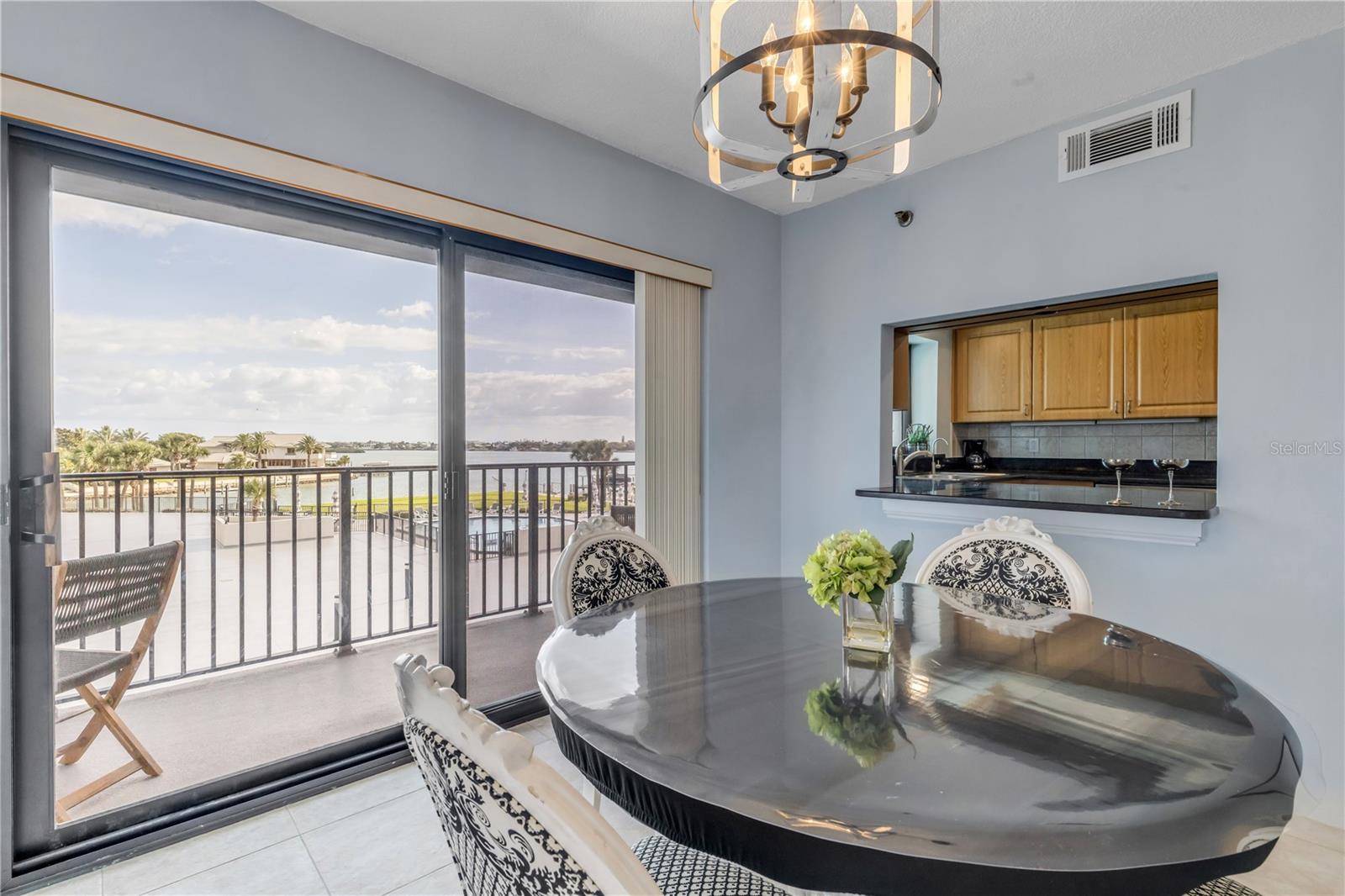 503 N CAUSEWAY #1020