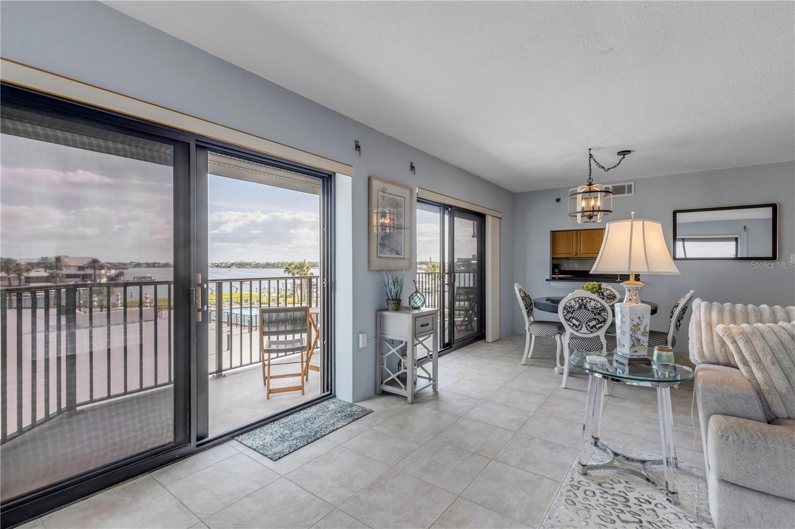 503 N CAUSEWAY #1020