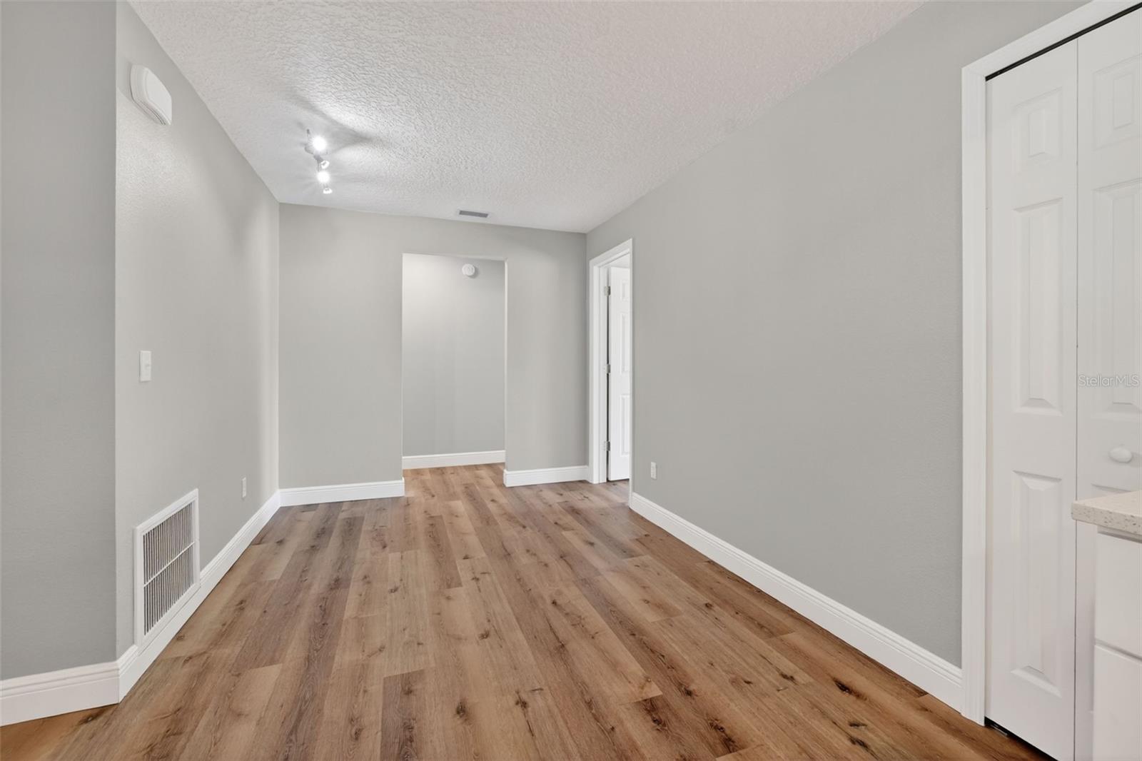1132 ABAGAIL DR