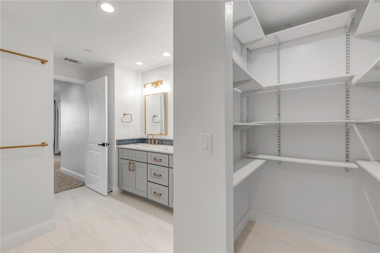 265 MINORCA BEACH WAY #404