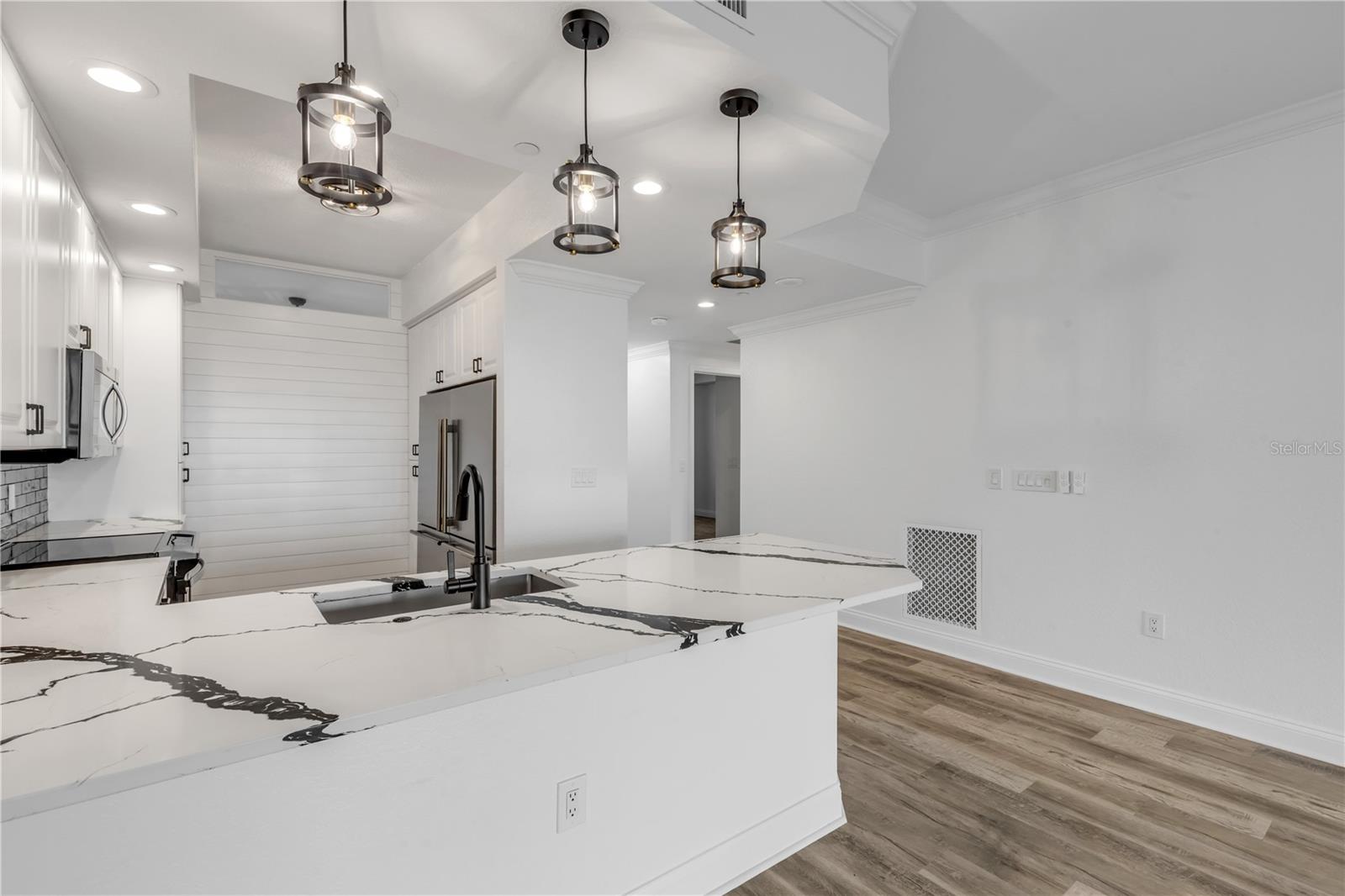 265 MINORCA BEACH WAY #404