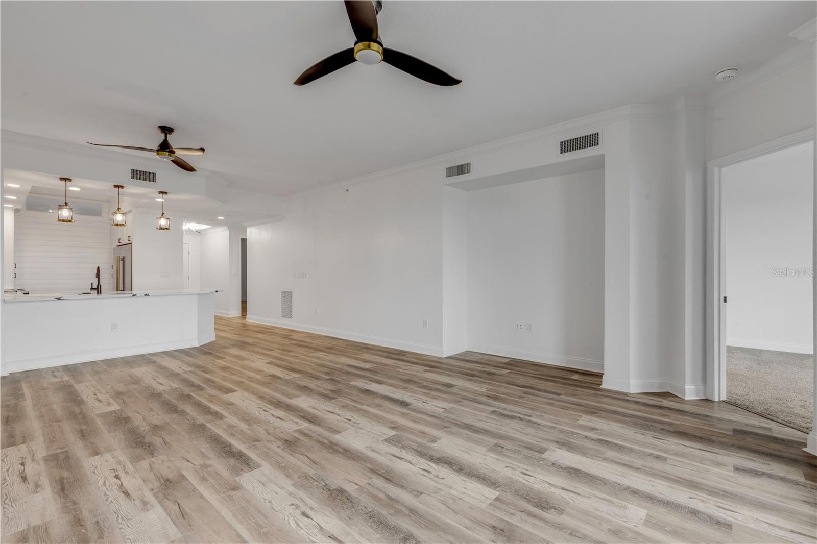 265 MINORCA BEACH WAY #404