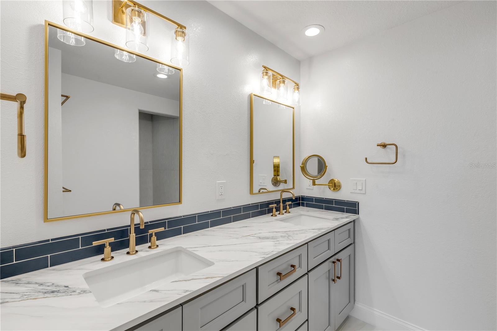 265 MINORCA BEACH WAY #404