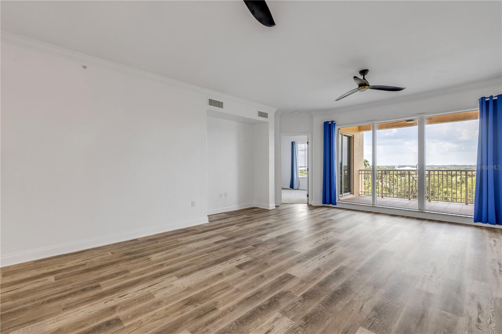 265 MINORCA BEACH WAY #404