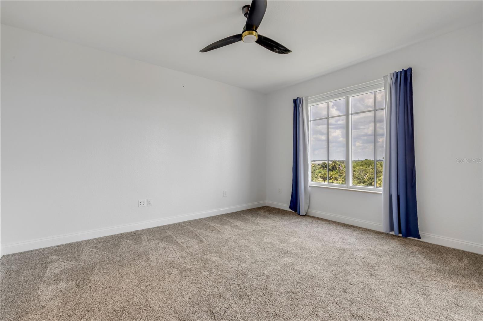 265 MINORCA BEACH WAY #404