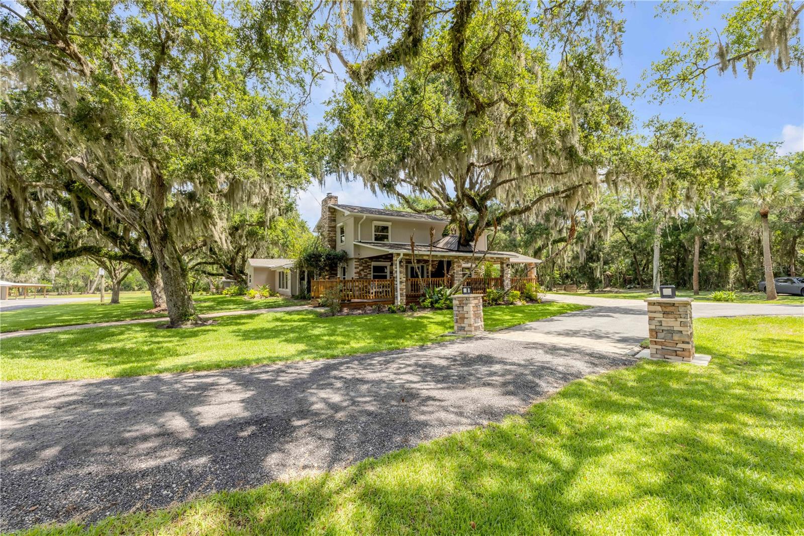 800 HIDDEN OAKS LN