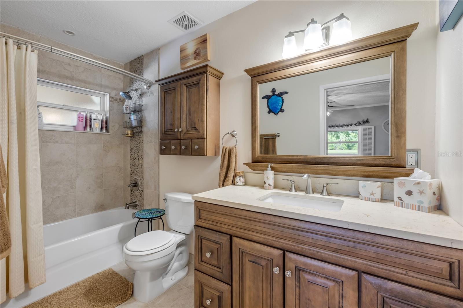 800 HIDDEN OAKS LN